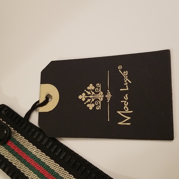 Moda Luxe Wristlet Bag - Picture 5 of 8